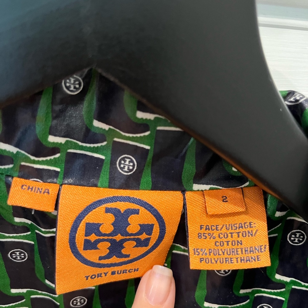 Very light weight Tory Burch rain jacket - Picture 4 of 5